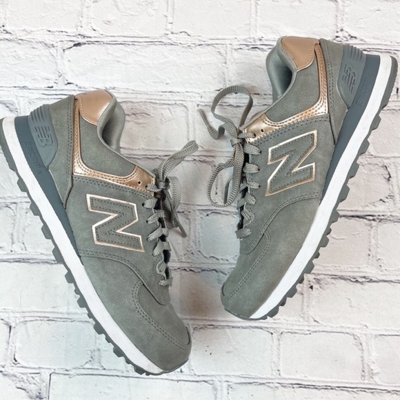 NEW BALANCE 574 Classic Sneakers Precious Metals Gray Women’s SZ 9 - Picture 4 of 11